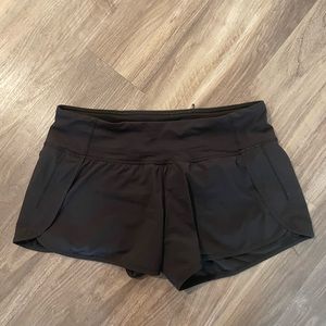 Lululemon’s speed up short-Size 8